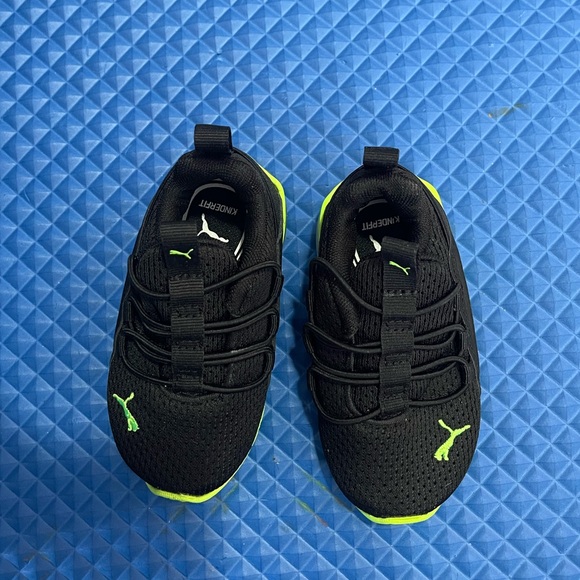 Baby shoes - Picture 2 of 3